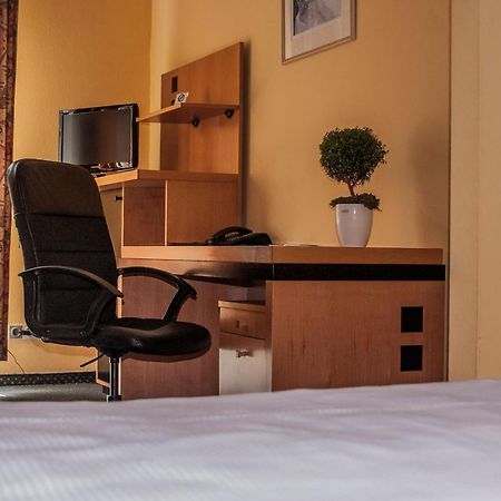 Plaza Suites Рюссельхайм Экстерьер фото
