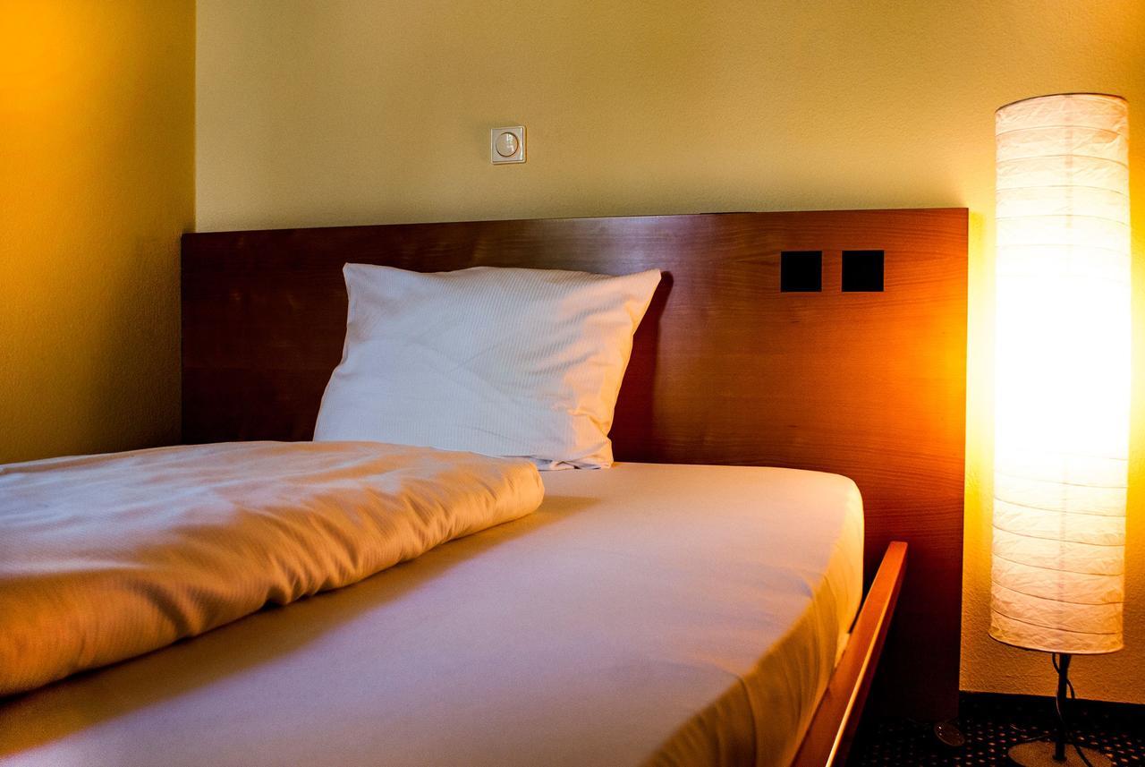 Plaza Suites Рюссельхайм Экстерьер фото